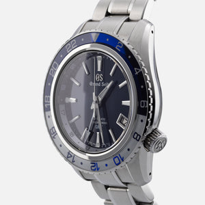 Grand Seiko Sport Hi-Beat 36000 GMT SBGJ237 - three-quarter view