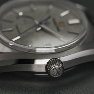 Grand Seiko "Winter Taisetsu" Heritage Spring Drive 40mm - Grey on Bracelet SBGA415 - bracelet and clasp
