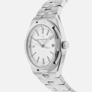 Vacheron Constantin Overseas Overseas Self- 4500V winding - three-quarter view