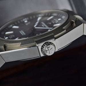 Vacheron Constantin Overseas 47040/000W-9500 - wrist view