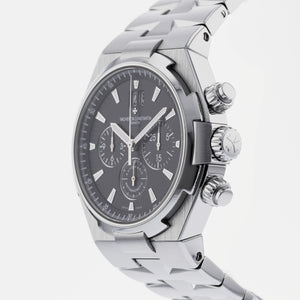 Vacheron Constantin Overseas Chronograph 49150/B01A-9097 - three-quarter view